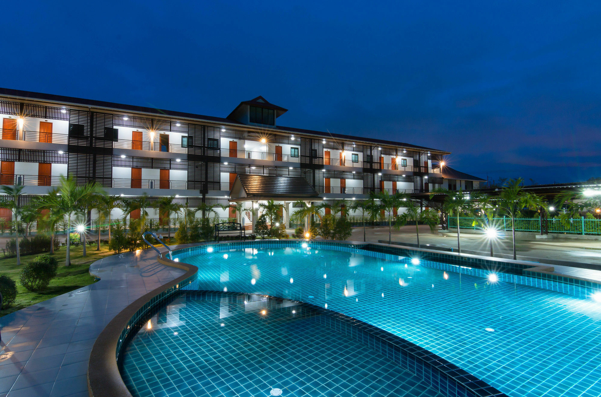 Samrong Garden Hotel Udon Thani Buitenkant foto