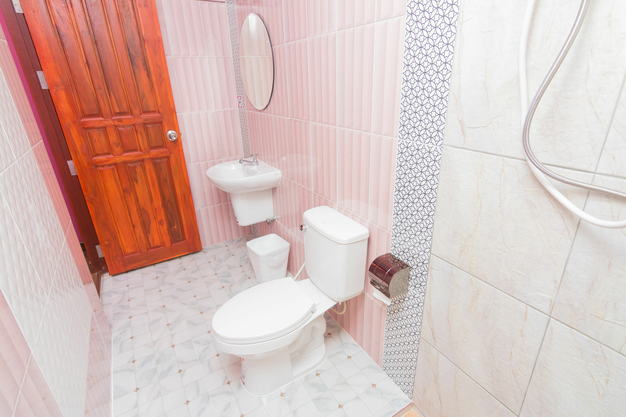 Samrong Garden Hotel Udon Thani Buitenkant foto